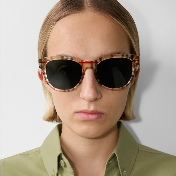 Unisex Burberry sunglasses - Picture 9 of 10